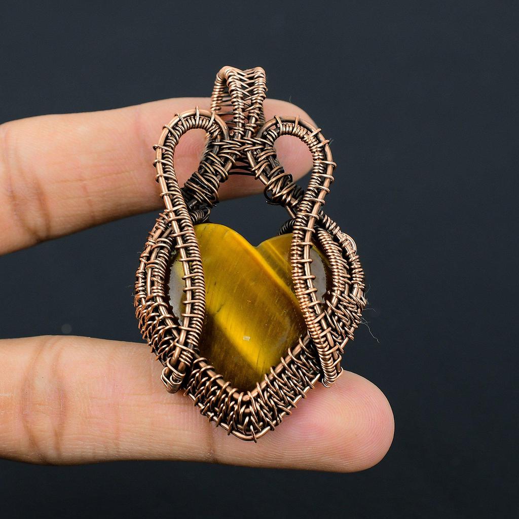 Colgante de joyería hecho a mano envuelto en alambre de cobre con piedras preciosas de ojo de tigre en forma de corazón, regalo de boda