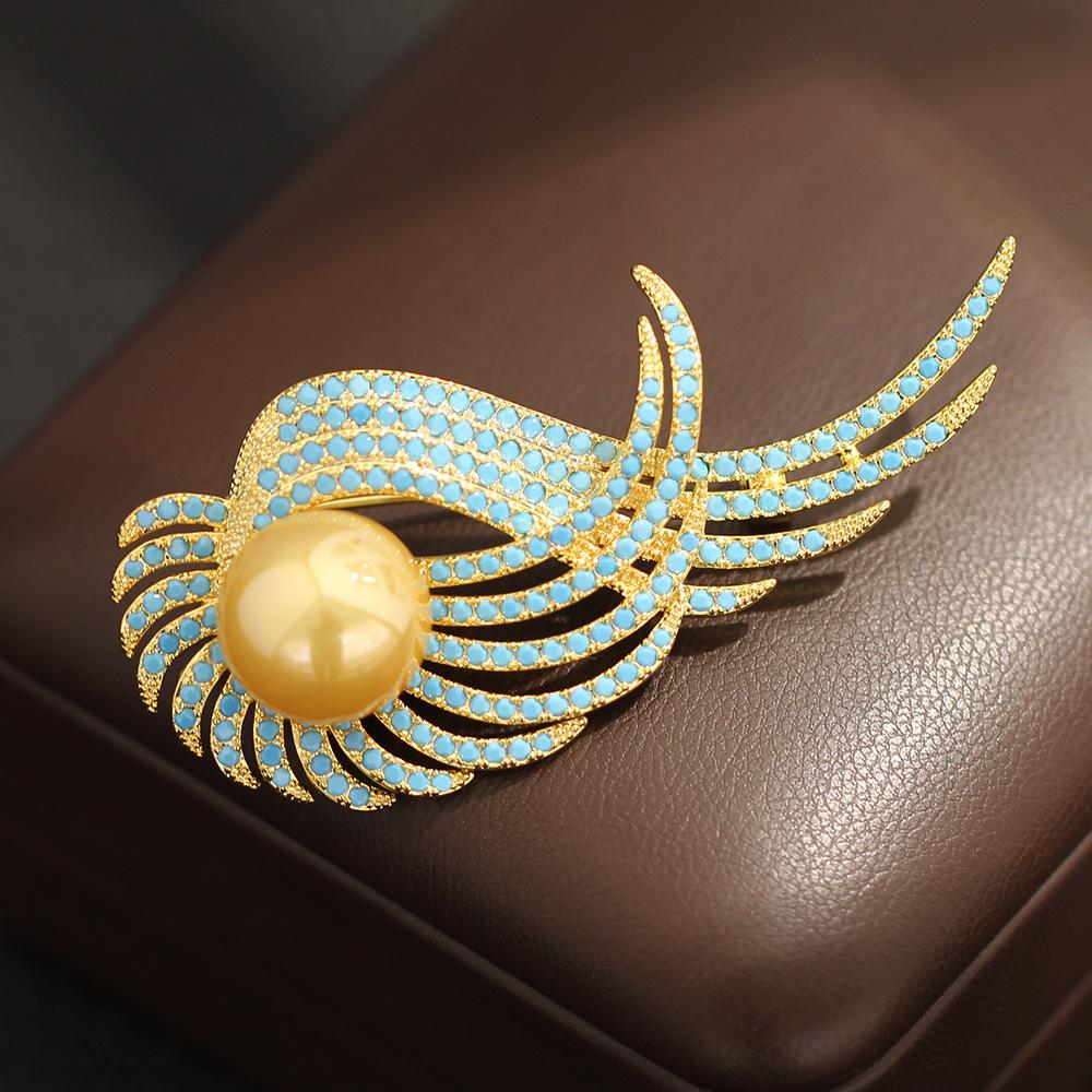 Нишевая высококачественная брошь-крылья ангела с синим цирконом, элегантная ретро-брошь-булавка с имитацией золота и жемчуга