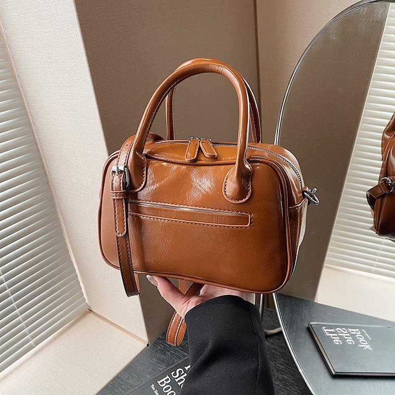 Retro Pillow Bag Women's New Autumn and Winter Niche Shoulder Messenger Bag Portable Work Commuter Bag