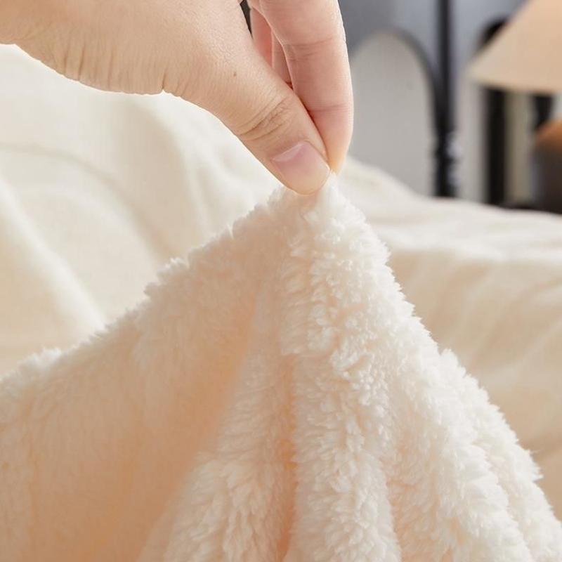 Anti-scratch Plush Sofa Cover, Cream Style Couch Throw Blanket, Soft Non-slip Protector for Pets