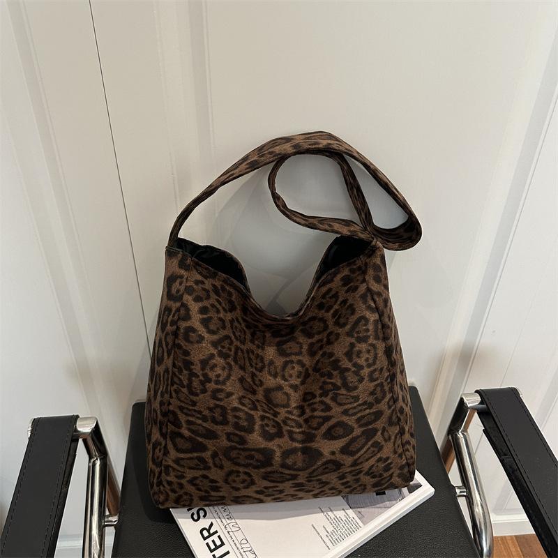 Retro Leopard Print Tote Bag Simple and Fashionable Textured Women's Bag 2025 Autumn and Winter New Large-capacity Cloth Bag Trendy Messenger Bag