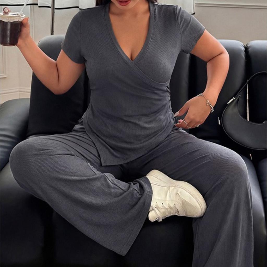 Plus-size Women's V-neck Pleated Set with Irregular Bottom Hem, Casual Outfit Consisting of Loose Wide-leg Pants