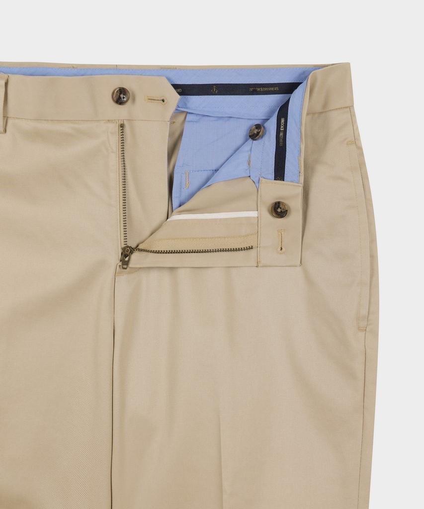 BROOKS BROTHERS Regular Fit Lightweight Advantage Chino (British Khaki) (Bbpcmmz502)