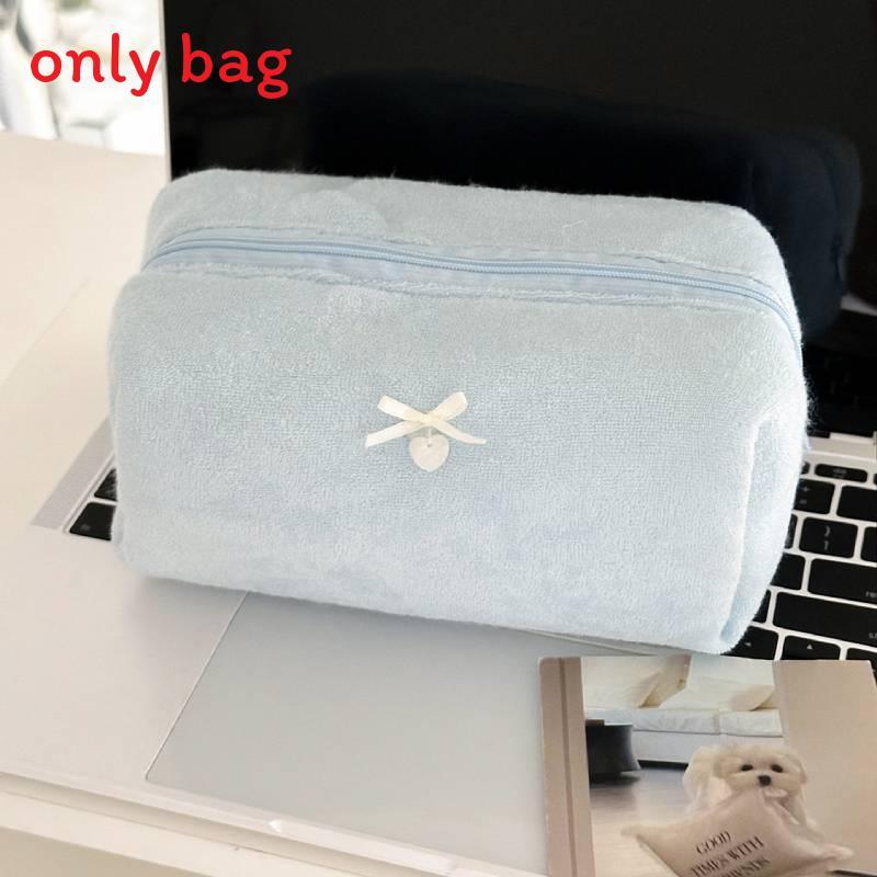 Minimalist Towel Cloth Storage Bag With Waterproof Fabric For Home And Travel Use
