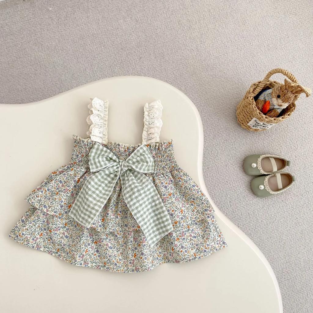 Summer new 2-4 year old baby clothing, baby girl set, fashionable flower suspender+shorts two-piece set