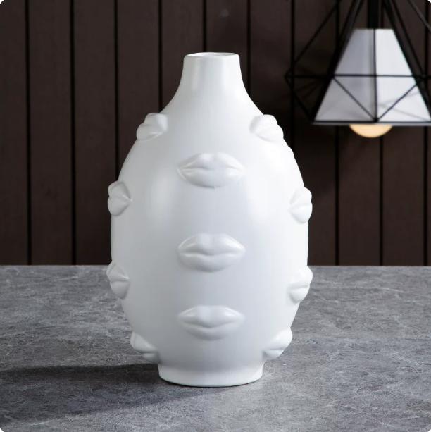 Scandinavian White Ceramic Vase Decoration Home Decoration Crafts Modern Interior Decoration Countertop Vase Art Face Shape Vase