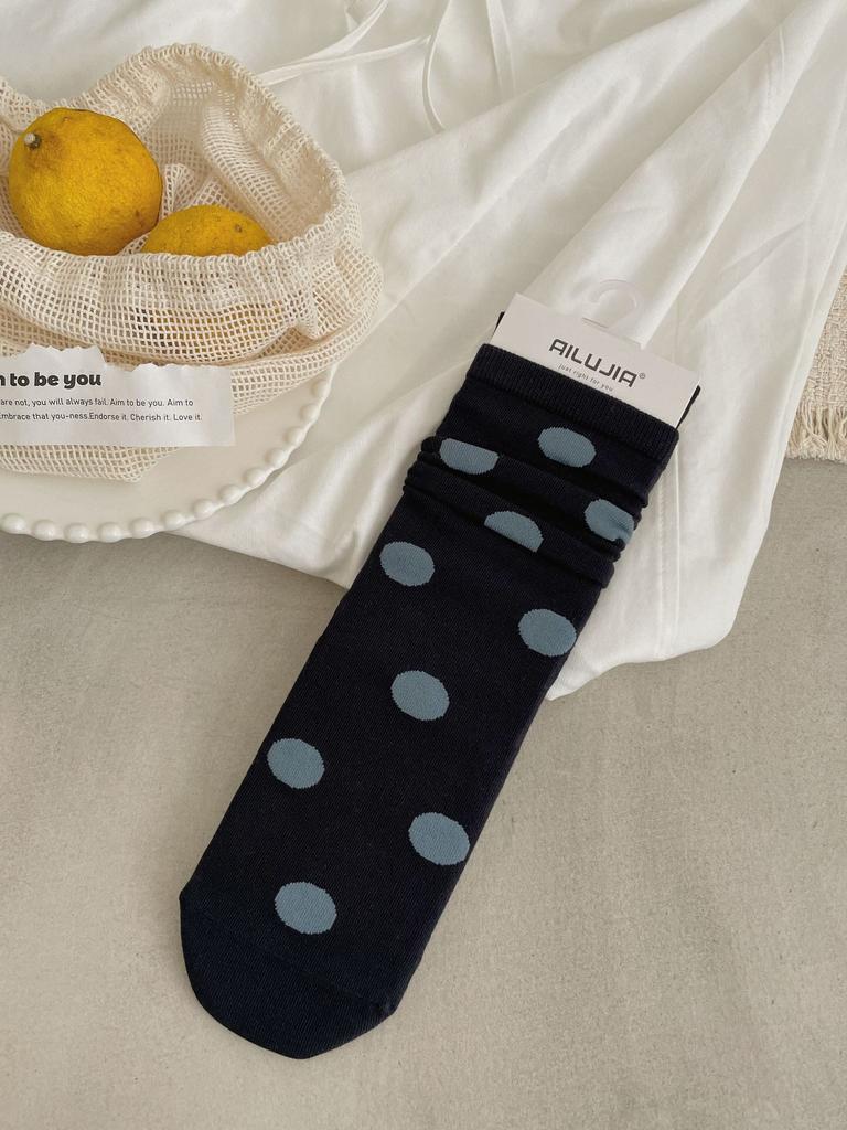 Autumn And Winter Retro Contrasting Color Polka Dot Socks Women'S Medium Tube Socks Ins Trendy Versatile College Wind Polka Dot Boneless Stack Socks