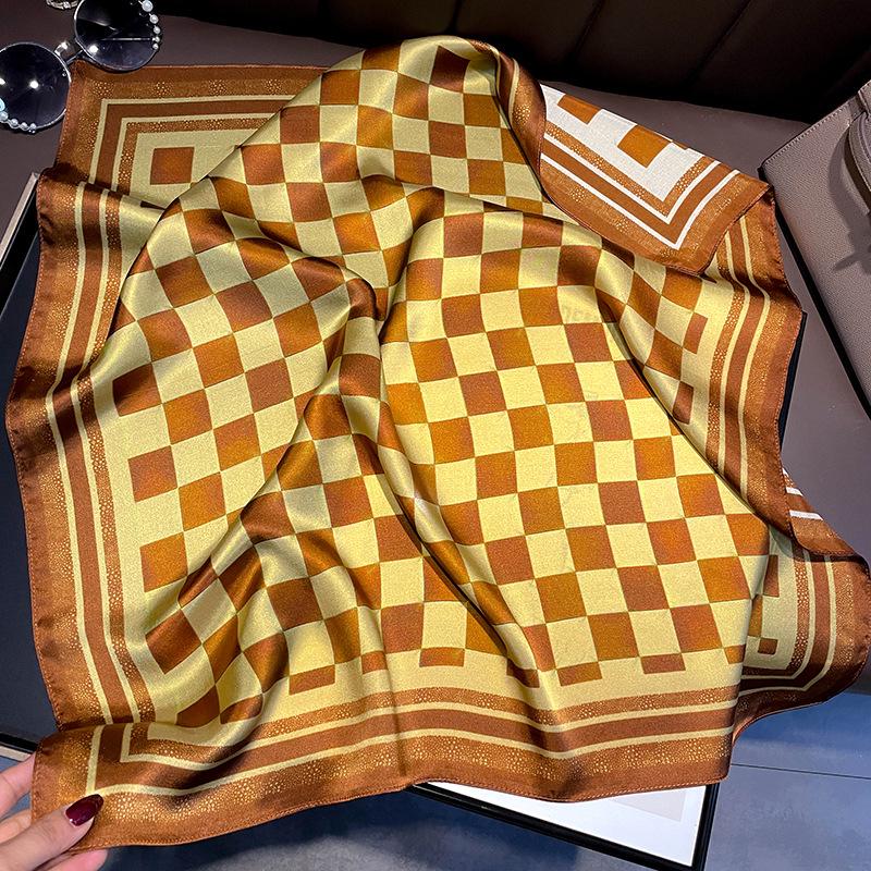 

70cm Checkered Mosaic Mulberry Silk Square Scarf - Women s Silk Print Headscarf 68*68cm жовтий
