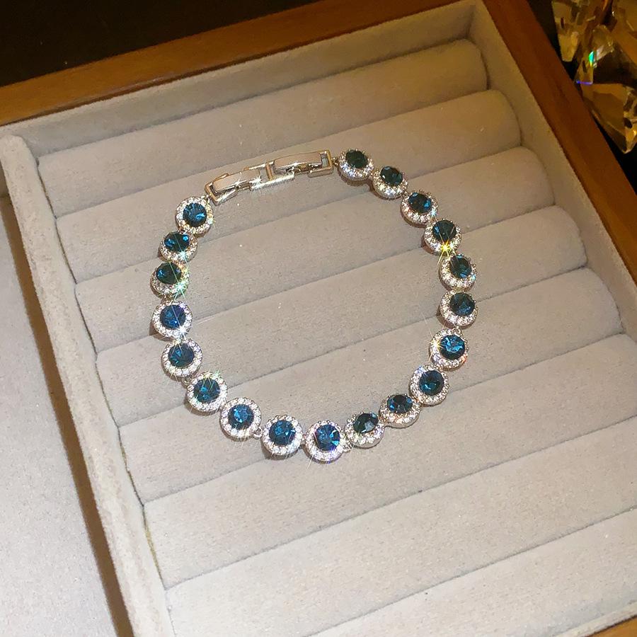 Bracciale Geometrico in Zirconi di Lusso Raffinato: Design Colorato e Versatile