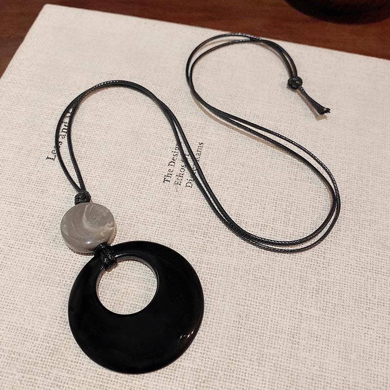 Guofeng Ringanhänger schwarze Kordel lange Halskette weiblich Nische Internet-Berühmtheit Pulloverkette mit Accessoires
