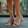 Mode Neue Sommerstile mit dicken Absätzen/bequeme leichte Mund Bankett Damenschuhe Modische Sexy eckige Zehenpartie Leichte Strandschuhe