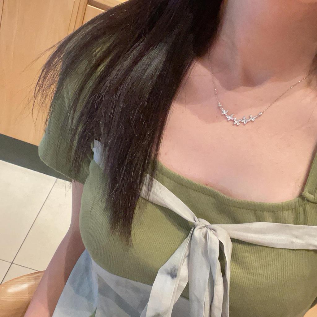 Luxuriöse S925 Silber Schmetterlingskette mit funkelnden Diamanten