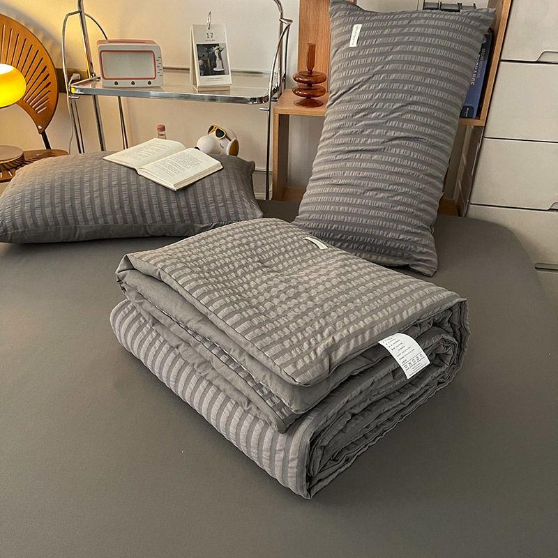 

Korean Version Of Girls With Bubble Gauze Summer Cool Quilt Color Washing Quilt Core Machine Washable Water Washing Thin Quilt 120x150cm серый