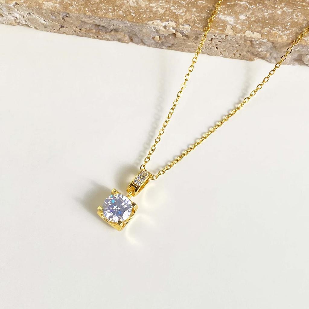 Necklace Femininity Three-dimensional Four-claw Zircon Necklace Elegant Niche Light Luxury Copper Plated Real Gold Non-Fading Accessories