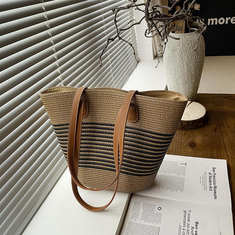 

Woven bag Large capacity straw handbag Women s casual fashion shoulder bag Tote vegetable basket bag
