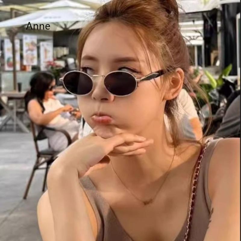 New Retro Small Oval Metal Frame Women Sunglasses UV400 Men Punk Sun Glasses Gafas De Sol Mujer Luxury Designer Vintage