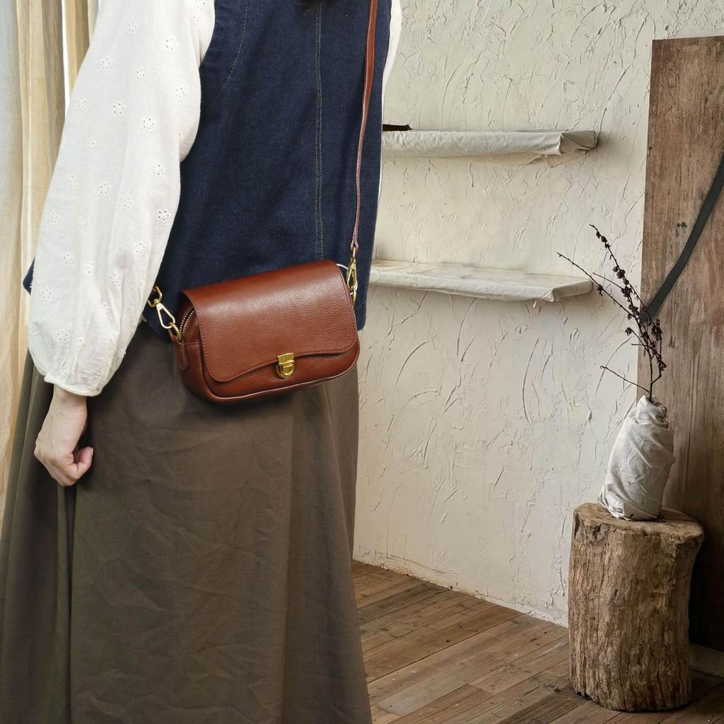 Vegetable Tanned Cowhide Simple Retro Lock Small Square Bag Leather Versatile Fashion Large Capacity Shoulder Messenger Bag