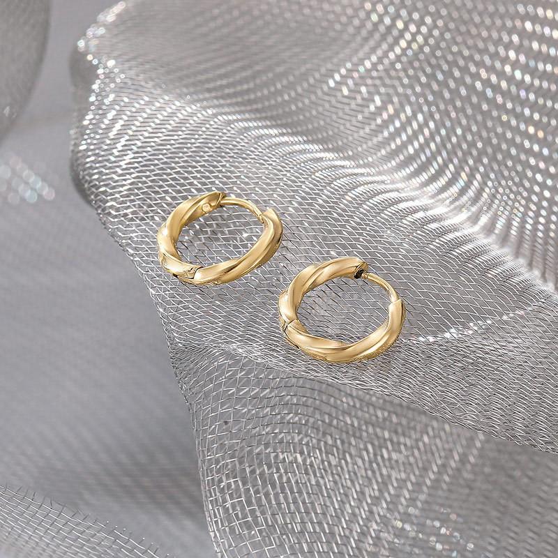 European and American Simple and Fashionable High -level Sensor Circle Ears Female Ring Women