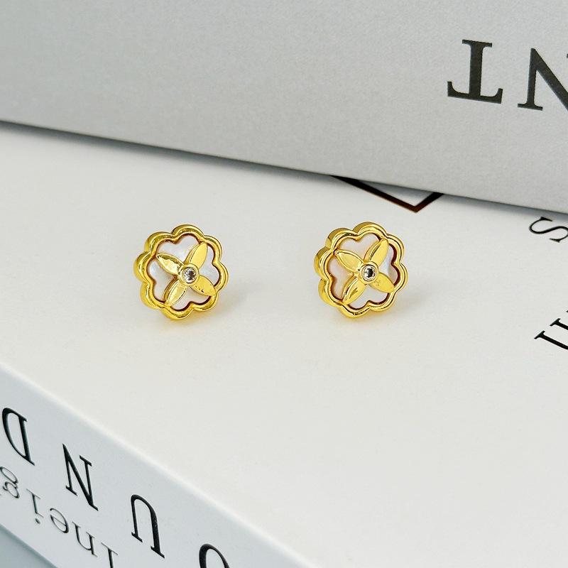 Fashion Peach Heart Four-Leaf Clover Earrings White Mother Shell Pendant Women S Necklace Simple Temperament Collarbone Chain