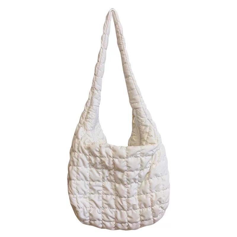 Korean bag new autumn and winter rhombus messenger bag large capacity casual cloud pleated shoulder large bag personalized dumplings