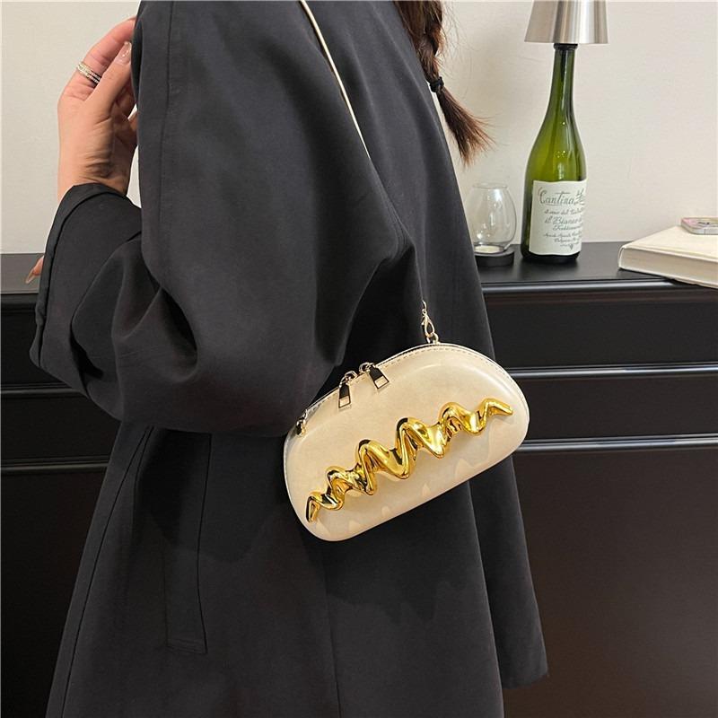 Personalized wavy pattern handinhand dinner bag women's new fashion chain shoulder bag diagonal span box bag