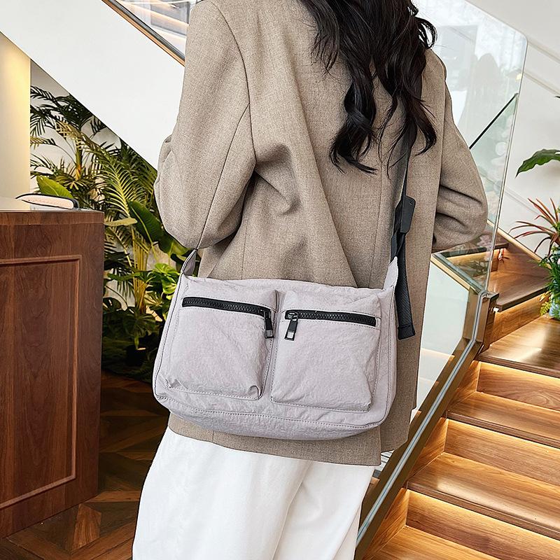 Bag Women's 2025 Autumn New Korean Version Niche Design Nylon Multi-pocket Messenger Bag Commuter Casual Shoulder Bag