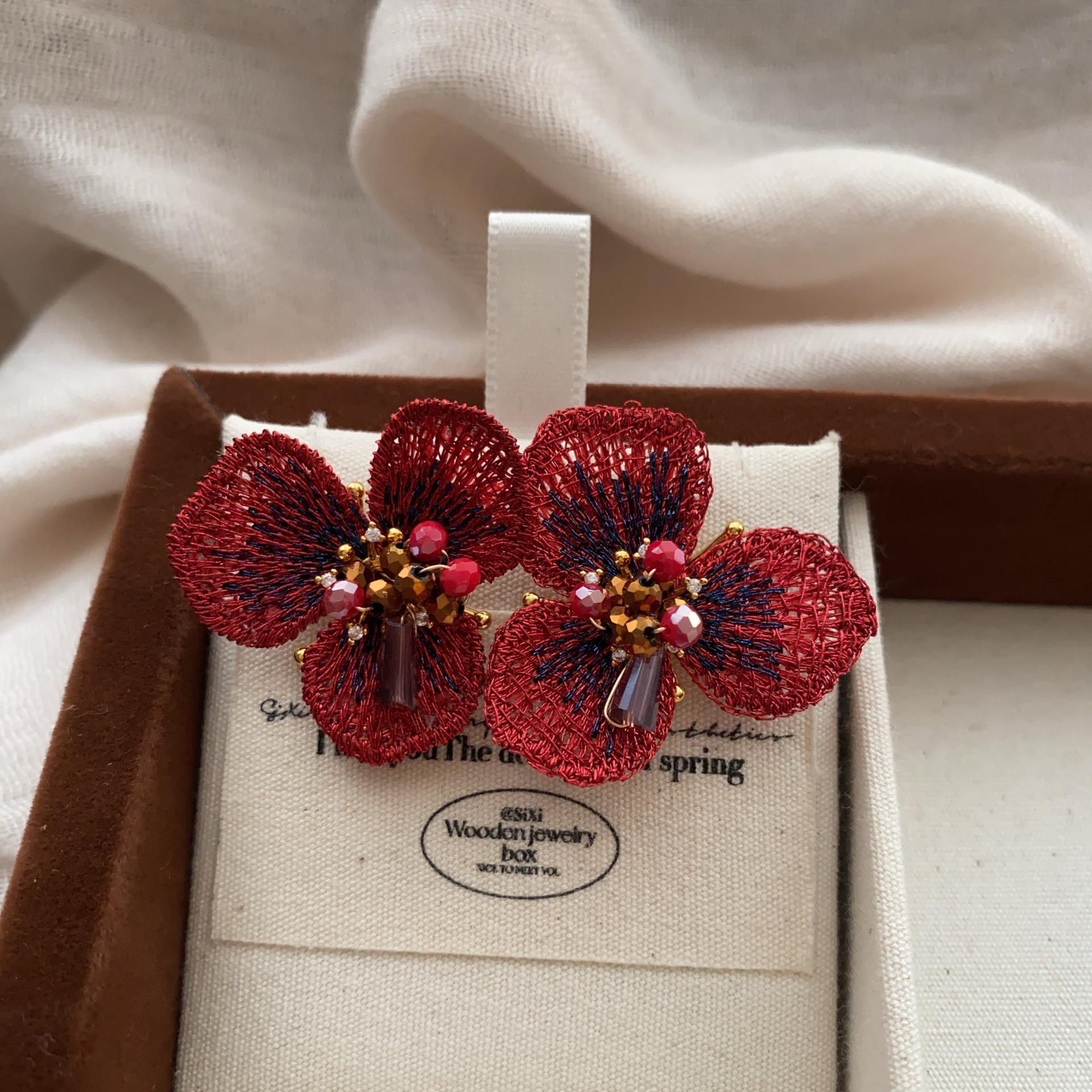 

Handmade beaded crochet butterfly flower crystal stud earrings personalized design fashion sweet exquisite super fairy