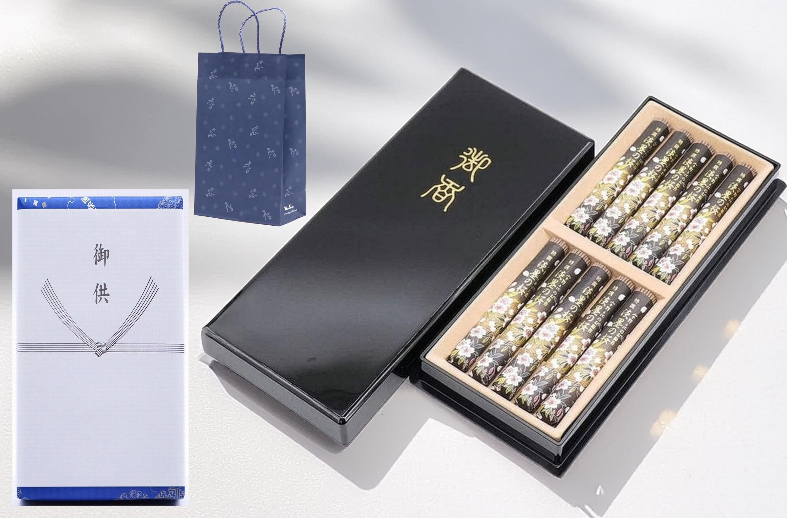 

Uno Chiyo Tokusen Sumi-sumi no Sakura incense, low smoke, elegant cherry blossom scent, natural sandalwood blend, black lacquered box, with offering Темно-синій