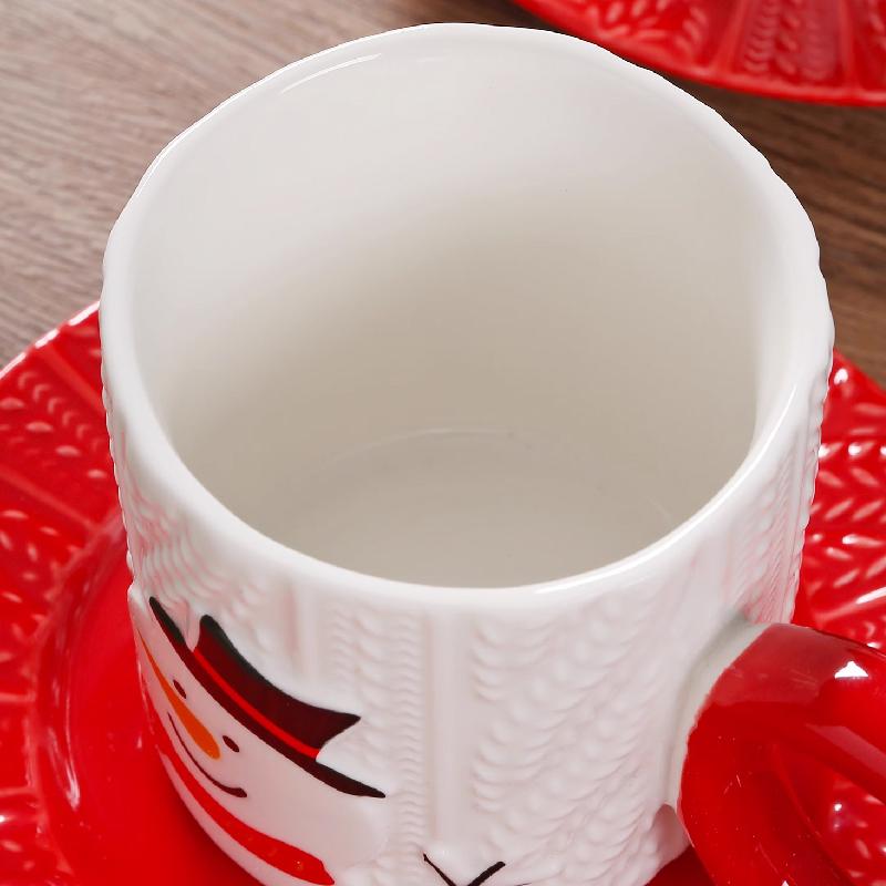 Relief-Körnung Handbemalte Keramiktassen und Untertassen Kreatives Handbemaltes Weihnachtsmann Rentier Kaffeetassen-Set Trink-Feiertagsgeschenke