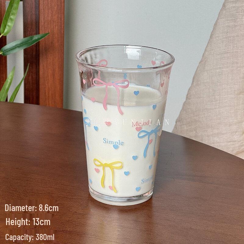 Милая стеклянная кружка с бантом