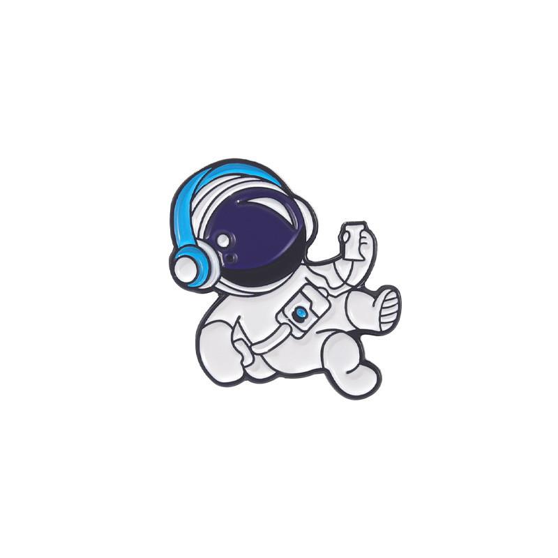 Stylish Astronaut Geometric Badge Pin Made Of Durable Alloy For All Gender Wear