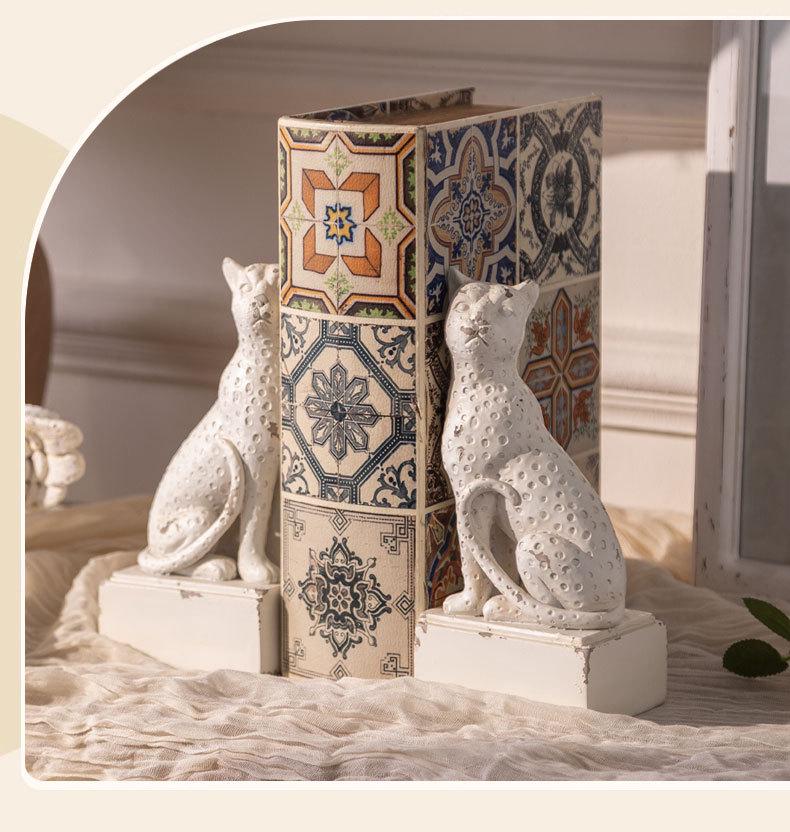 Vintage Waschbär Harz Buchstütze – Einzigartige Bibliotheksdekoration