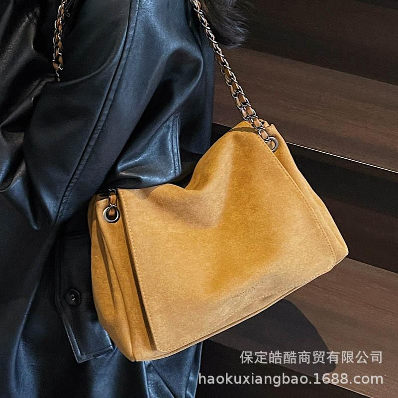 Bag Women's Tote Bag Large Capacity Autumn and Winter Crossbody 2025 New Versatile Chain Shoulder Bag Class Commuter Bag