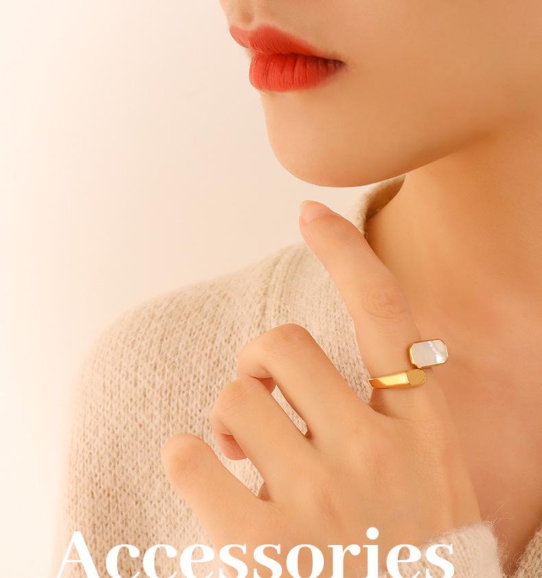 European-American Retro Fashion White Pearl Open Ring, Women's 18K Gold-Plated Titanium Steel Jewelry