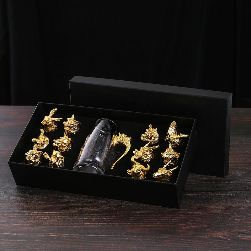 New creative twelve zodiac Chinese liquor glass wine dispenser set Gift box, a small wine glass as a souvenir for home parties