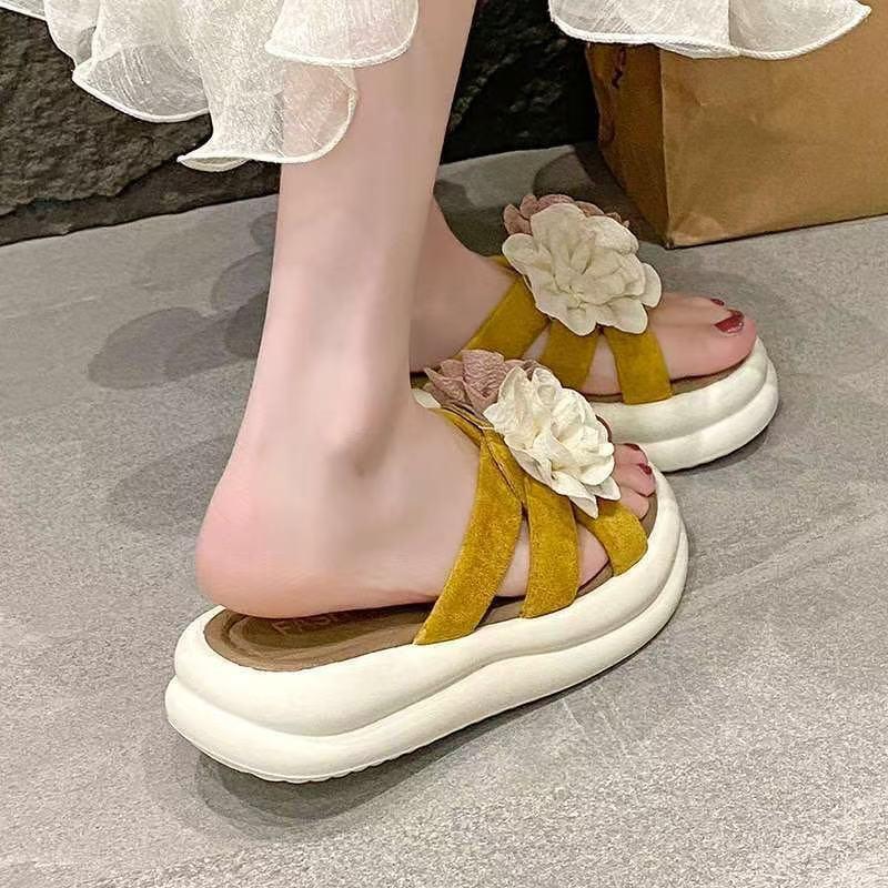 Fairy mesh yarn flower thick bottom one-word drag girl 2025 summer new small light comfortable non-slip cool slippers
