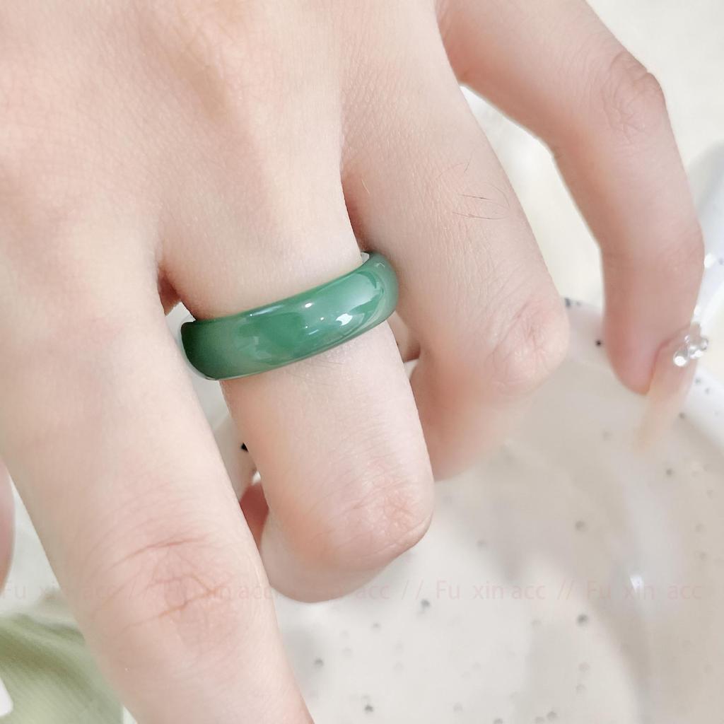 Exquisite Bamboo Design Green Chalcedony Ring: Elegant White & Cool Tones for Women