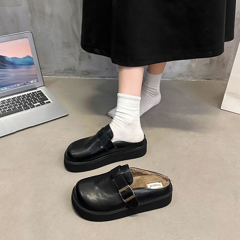 Muffin thick-soled velvet slippers for women to wear in the winter of 2025, the new British lazy bag head and half slippers.