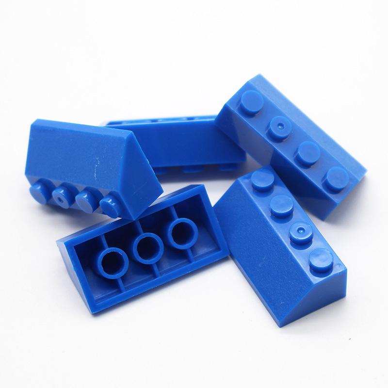100 ks MOC Tehla Sklon 45 2x4 3037 DIY Vzdelávacia Stavebná Kocka Kompatibilná s Assembles Častice Hromadné Hračky