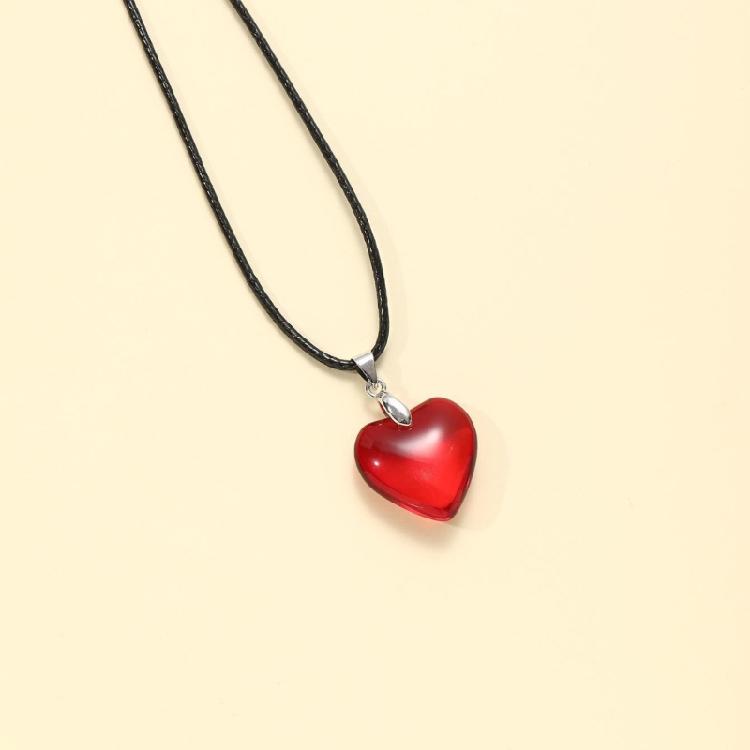 Trendy Red Heart Shaped Jewelry Necklace Adjustable Length Collarbone Chain Accessories For Fashion Lovers