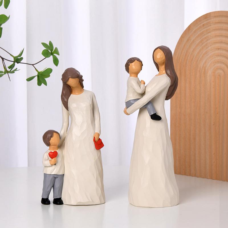 1pcs Resin Family Figurine Set Elegant Living Room Decor for Wine Cabinet Creative Craft Sculpture Art Gift for Home