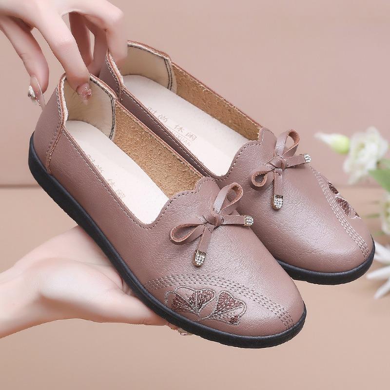 Spring New Shoes Soft Sole Single Shoes Spring and Autumn Medium Leather Shoes Flat Non-slip Elderly Middle-aged and Elderly Women's Shoes
