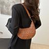 Simple Texture This Year's New Beautiful Niche Women's Personalized Crescent Bag Underarm Bag Trendy