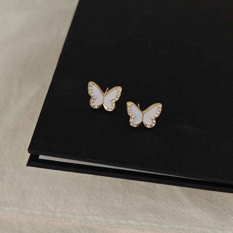 

Сладкие и крутые черные, красные, белые серьги с дизайном бабочек, чувство тренда, легкая роскошь, высокий класс