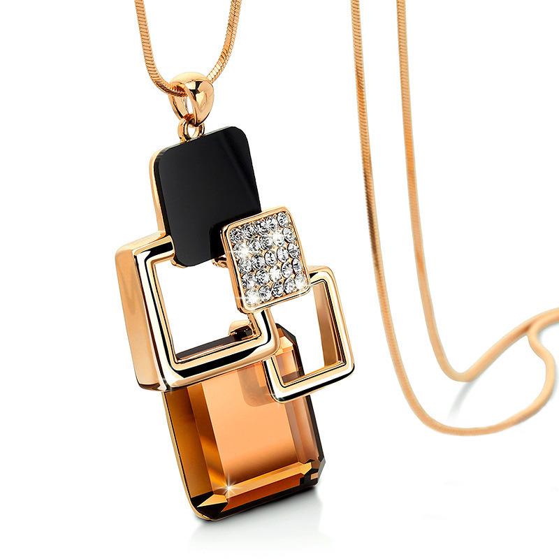 New crystal sweater chain women's Korean version fashion clothes accessories retro long necklace versatile autumn and winter pendant wholesale