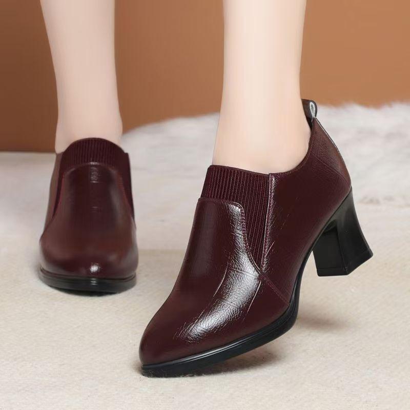 Deep mouth soft leather soft sole high heels autumn new women's non-slip medium heel leather shoes medium and old single shoes