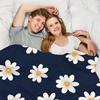 1pc Daisy Pattern Throw Blanket - Soft Flannel All-Season Warmth, Contemporary Geometric Design In Mixed Colors, Versatile for