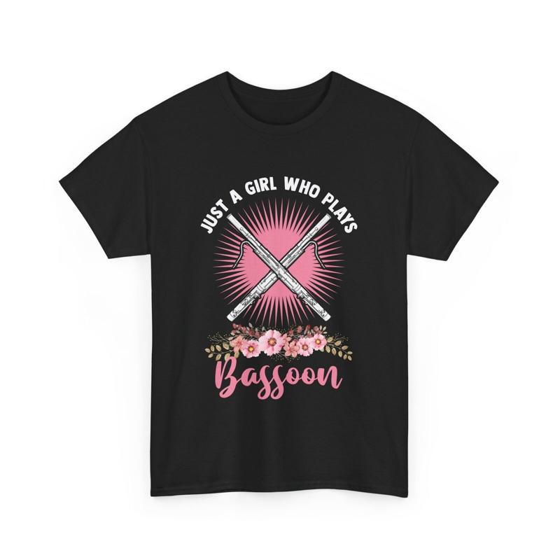 T-shirt de musicien du basson, juste une fille qui joue du basson S