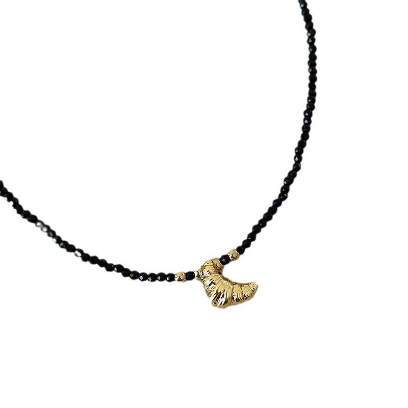 Design Sense Schwarzer Kristall Croissant Halskette Damen Einfach Leichter Luxus Elegant Persönlichkeit Mode Vielseitige Halskette Schlüsselbeinkette