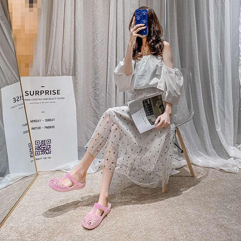 Buty z dziurami damskie lato nowe sandały galaretkowe wersja koreańska modne płaskie antypoślizgowe buty plażowe słodkie sandały uczennicy